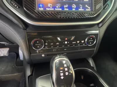 Sell Maserati Ghibli 2014 - 31000 EUR, 226000 km - AUTO.MOTO.pt