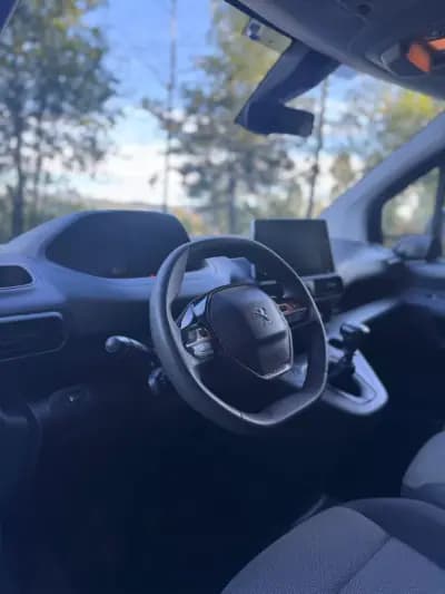 Sell Peugeot Partner 2022 - 14500 EUR, 132662 km - AUTO.MOTO.pt