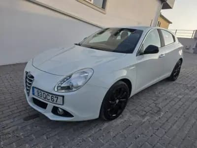 Sell Alfa Romeo Giulietta 2015 - 13500 EUR, 148000 km - AUTO.MOTO.pt