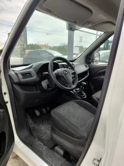 Sell Opel Combo 2018 - 11900 EUR, 170000 km - AUTO.MOTO.pt