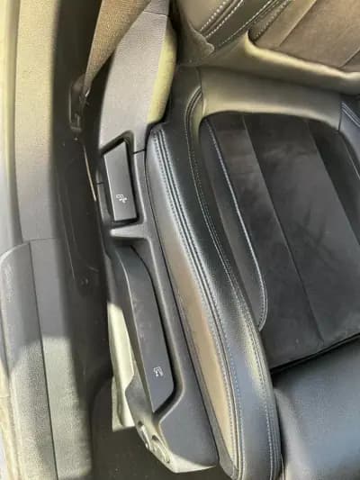 Vendo BMW 330 2019 - 30000 EUR, 210000 km - AUTO.MOTO.pt