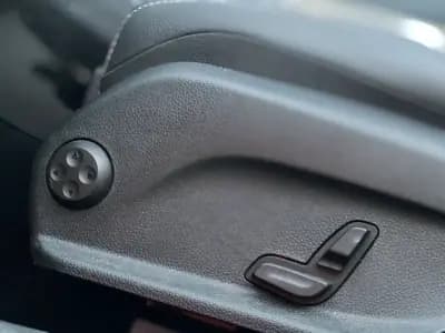 Sell Mercedes-Benz GLC 350 2017 - 46490 EUR, 160000 km - AUTO.MOTO.pt