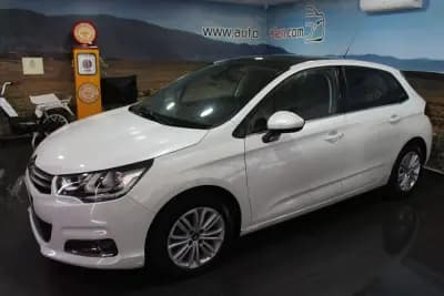 Sell Citroën C4 2017 - 12990 EUR, 132000 km - AUTO.MOTO.pt