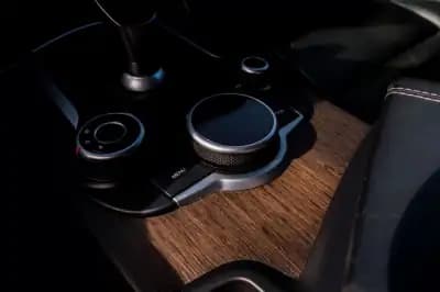 Vendo Alfa Romeo Stelvio 2017 - 29400 EUR, 139000 km - AUTO.MOTO.pt