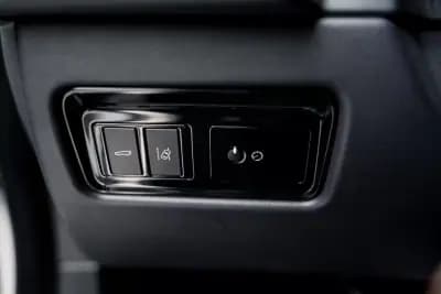 Vendo Jaguar XF 2017 - 24990 EUR, 145800 km - AUTO.MOTO.pt