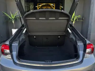 Vendo Opel Insignia Grand Sport 2022 - 17990 EUR, 102300 km - AUTO.MOTO.pt