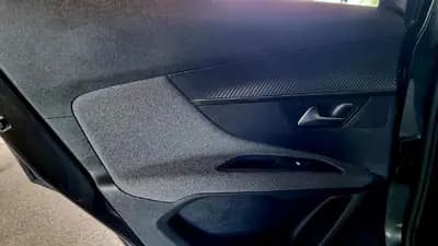 Vendo Peugeot 3008 2020 - 21500 EUR, 90000 km - AUTO.MOTO.pt