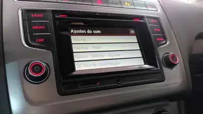 Vendo Volkswagen Polo 2015 - 10500 EUR, 125941 km - AUTO.MOTO.pt