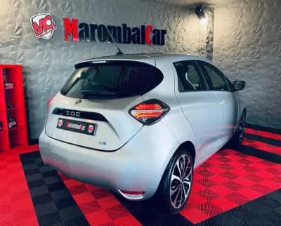Sell Renault Zoe 2021 - 21990 EUR, 60654 km - AUTO.MOTO.pt