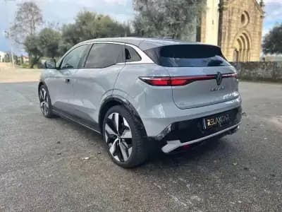 Vendo Renault Mégane E-Tech 2022 - 24999 EUR, 101000 km - AUTO.MOTO.pt