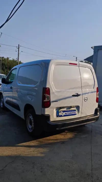 Vendo Opel Combo 2020 - 12978 EUR, 149789 km - AUTO.MOTO.pt
