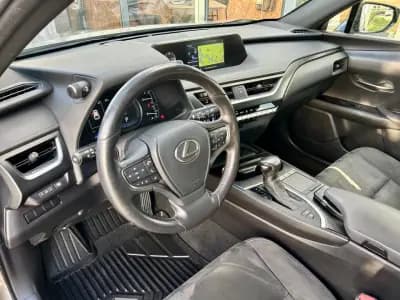 Vendo Lexus UX 250h 2021 - 31990 EUR, 54656 km - AUTO.MOTO.pt
