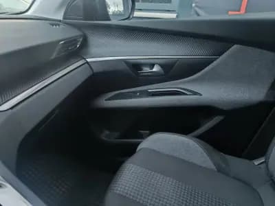 Vendo Peugeot 5008 2021 - 19900 EUR, 128209 km - AUTO.MOTO.pt