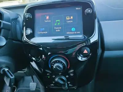 Vendo Peugeot 108 2018 - 9999 EUR, 180453 km - AUTO.MOTO.pt