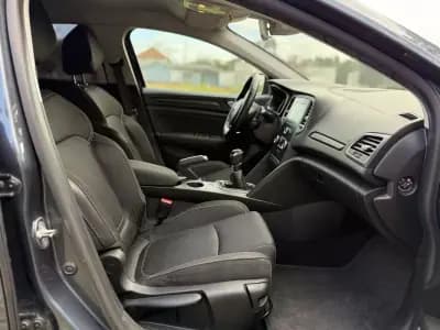 Sell Renault Mégane 2019 - 15990 EUR, 167000 km - AUTO.MOTO.pt