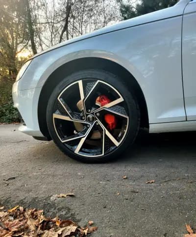 Vendo Audi A4 Avant 2017 - 22990 EUR, 183300 km - AUTO.MOTO.pt