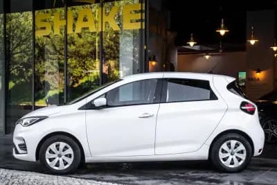 Sell Renault Zoe 2020 - 12900 EUR, 46635 km - AUTO.MOTO.pt