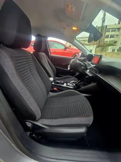 Sell Peugeot e-208 2020 - 15750 EUR, 56000 km - AUTO.MOTO.pt