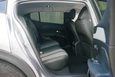 Vendo Peugeot 408 2024 - 24600 EUR, 30776 km - AUTO.MOTO.pt