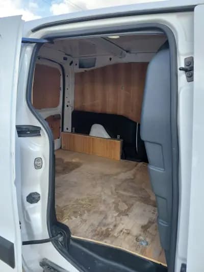 Vendo Peugeot Partner 2017 - 12980 EUR, 161882 km - AUTO.MOTO.pt