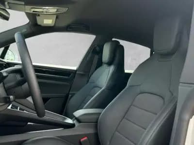 Vendo Porsche Macan 2024 - 80900 EUR, 15800 km - AUTO.MOTO.pt