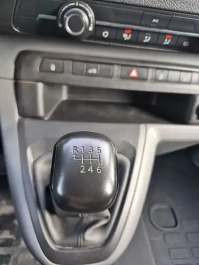 Vendo Peugeot Expert 2020 - 12950 EUR, 124434 km - AUTO.MOTO.pt