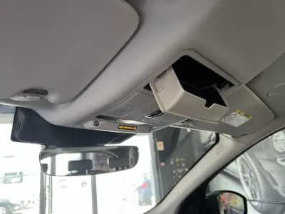 Sell Land Rover Discovery Sport 2021 - 37200 EUR, 74894 km - AUTO.MOTO.pt