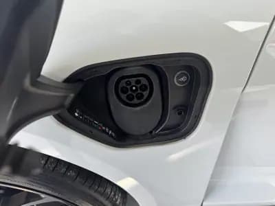 Vendo Porsche Taycan 2021 - 67000 EUR, 60000 km - AUTO.MOTO.pt