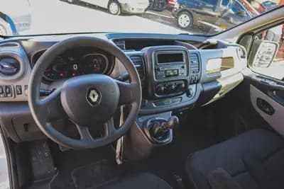 Vendo Renault 2018 - 17680 EUR, 154920 km - AUTO.MOTO.pt