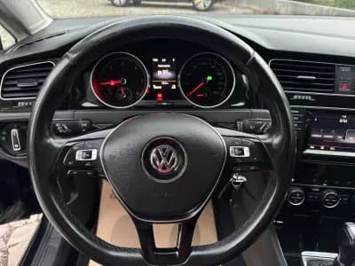 Sell Volkswagen Golf Variant 2015 - 12750 EUR, 160000 km - AUTO.MOTO.pt