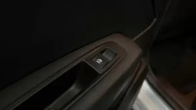 Vendo Renault Captur 2022 - 16490 EUR, 100230 km - AUTO.MOTO.pt