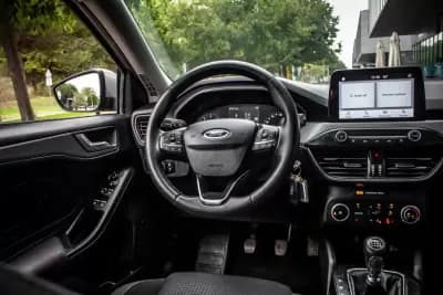 Vendo Ford Focus SW 2023 - 18990 EUR, 64785 km - AUTO.MOTO.pt