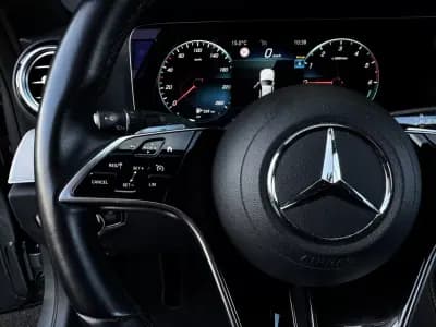 Vendo Mercedes-Benz E 300 2023 - 44990 EUR, 56100 km - AUTO.MOTO.pt