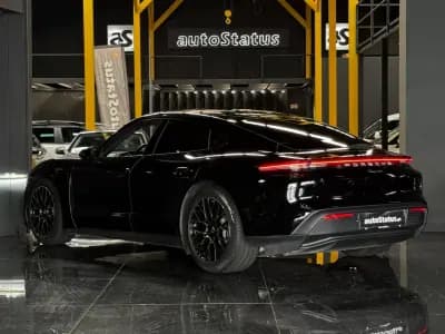 Vendo Porsche Taycan 2023 - 74990 EUR, 35900 km - AUTO.MOTO.pt