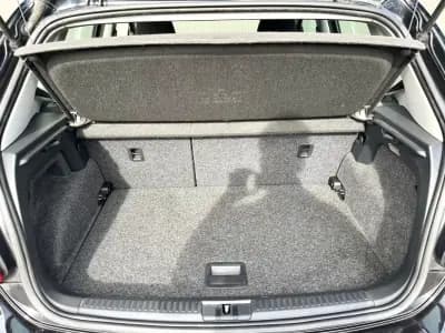 Vendo Volkswagen Polo 2015 - 8750 EUR, 140000 km - AUTO.MOTO.pt