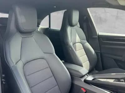 Vendo Porsche Macan 2024 - 80900 EUR, 15800 km - AUTO.MOTO.pt