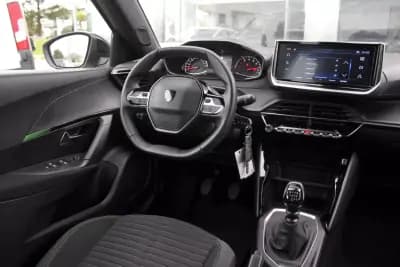 Vendo Peugeot 2008 2024 - 21450 EUR, 23450 km - AUTO.MOTO.pt