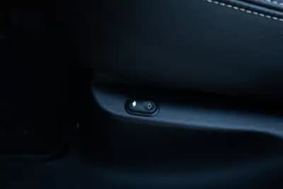 Vendo Land Rover Range Rover Velar 2019 - 52900 EUR, 115000 km - AUTO.MOTO.pt