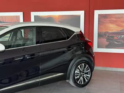 Vendo Renault Captur 2020 - 23990 EUR, 36501 km - AUTO.MOTO.pt