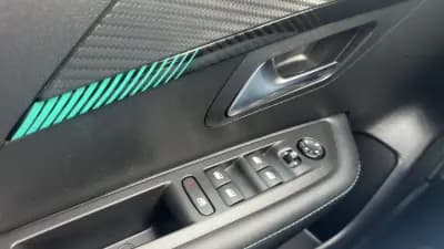 Sell Peugeot 208 2023 - 18800 EUR, 57000 km - AUTO.MOTO.pt