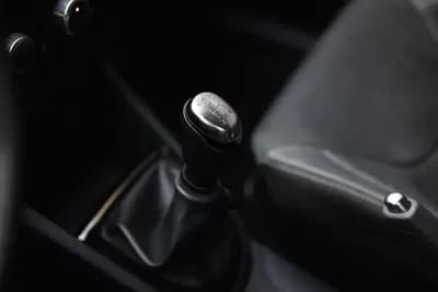 Vendo Renault Clio 2017 - 12250 EUR, 98000 km - AUTO.MOTO.pt