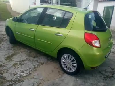 Vendo Renault Clio 2010 - 6500 EUR, 100000 km - AUTO.MOTO.pt
