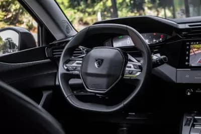 Vendo Peugeot 308 SW 2023 - 23790 EUR, 59725 km - AUTO.MOTO.pt