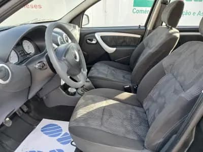 Vendo Dacia Sandero 2012 - 5750 EUR, 158792 km - AUTO.MOTO.pt