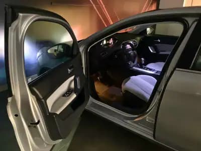 Sell Peugeot 308 2016 - 15500 EUR, 171736 km - AUTO.MOTO.pt