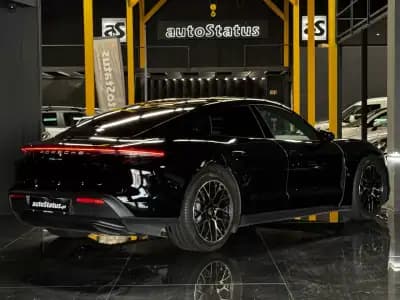 Vendo Porsche Taycan 2023 - 74990 EUR, 35900 km - AUTO.MOTO.pt