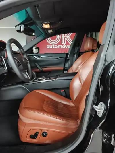 Sell Maserati Ghibli 2015 - 34500 EUR, 129900 km - AUTO.MOTO.pt