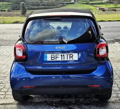 Vendo Smart Fortwo Cabrio 2021 - 12999 EUR, 30000 km - AUTO.MOTO.pt