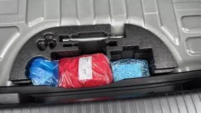 Vendo Opel Mokka-e 2023 - 23990 EUR, 9530 km - AUTO.MOTO.pt