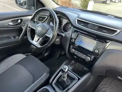 Vendo Nissan Qashqai 2017 - 15990 EUR, 131908 km - AUTO.MOTO.pt